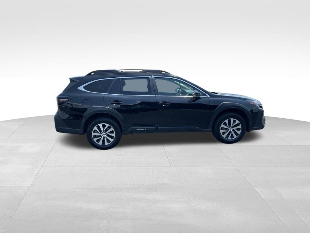 Used 2025 Subaru Outback Premium AWD/4WD image 24