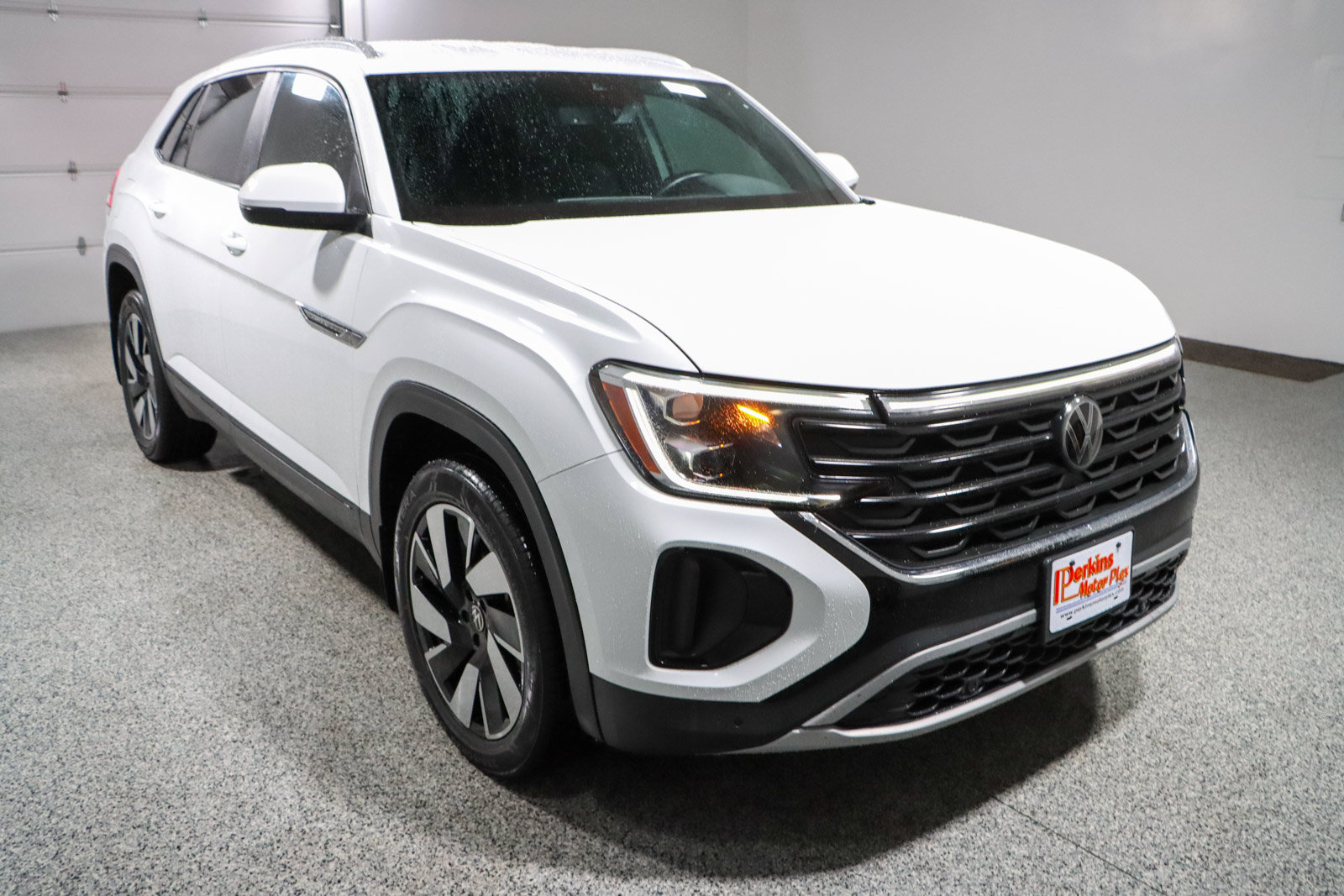 Used 2024 Volkswagen Atlas Cross Sport SE FWD image 5