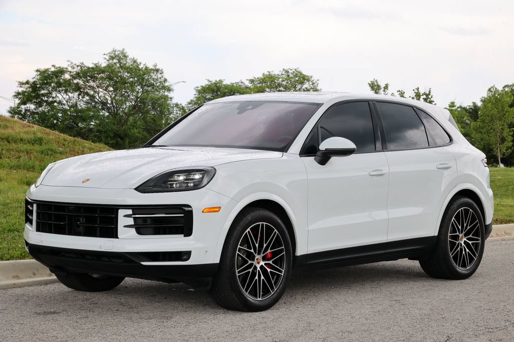 Certified 2025 Porsche Cayenne S AWD/4WD image 33