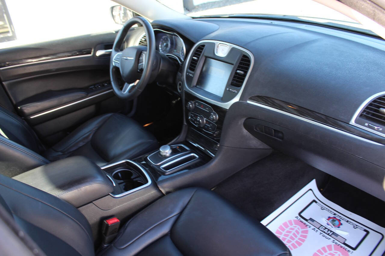 Used 2016 Chrysler 300 Limited AWD/4WD image 18