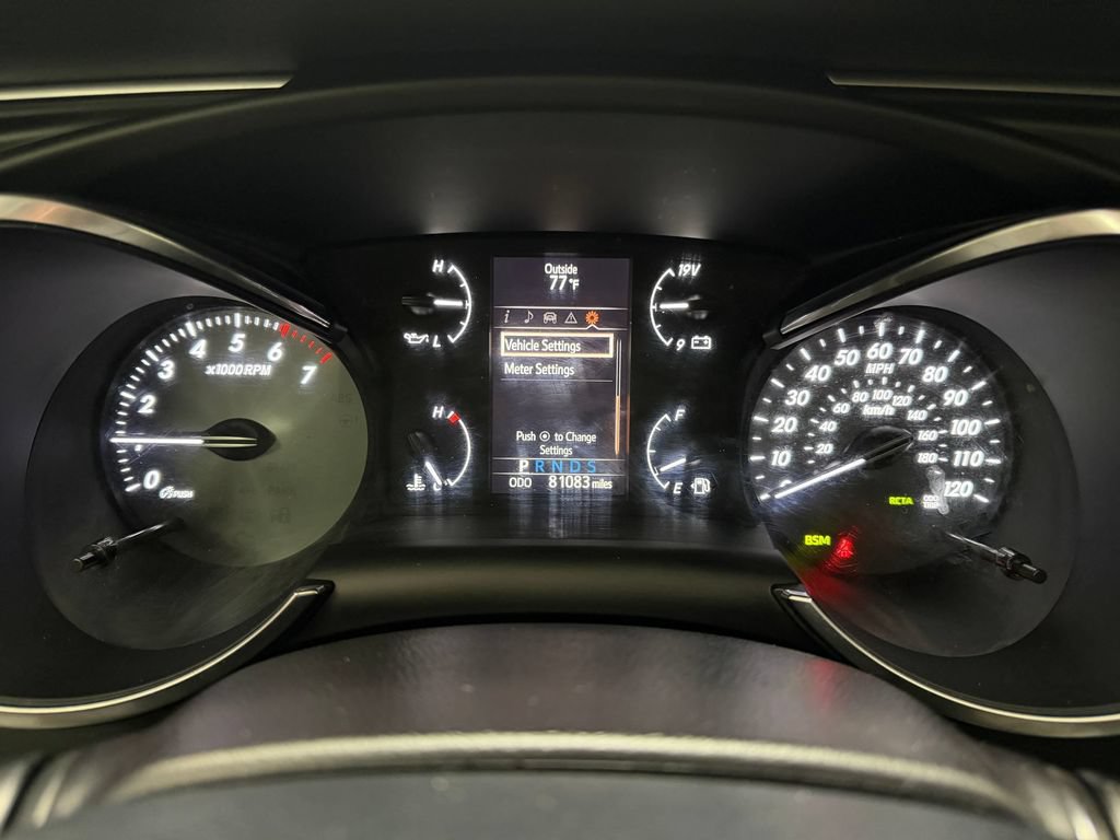 Used 2018 Toyota Sequoia SR5 AWD/4WD image 19