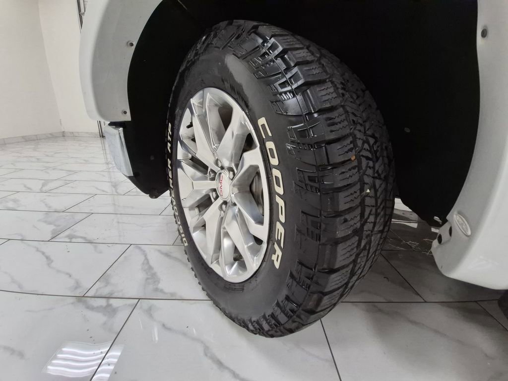 Used 2020 GMC Sierra 1500 SLT image 34