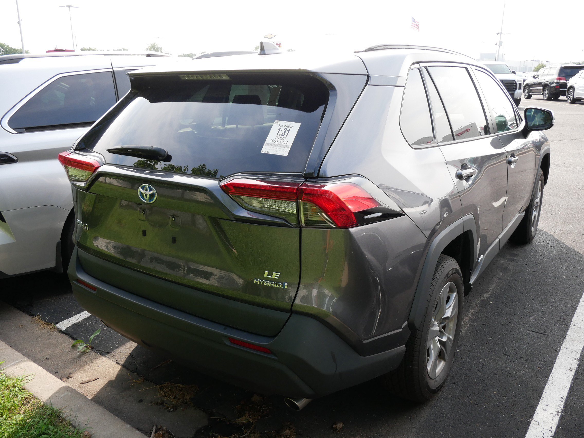 Certified 2022 Toyota RAV4 LE AWD/4WD image 5