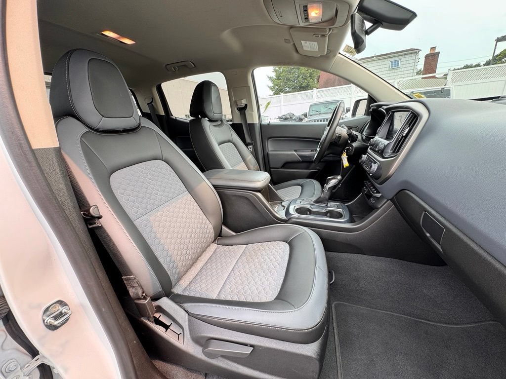 Used 2022 Chevrolet Colorado Z71 AWD/4WD image 19