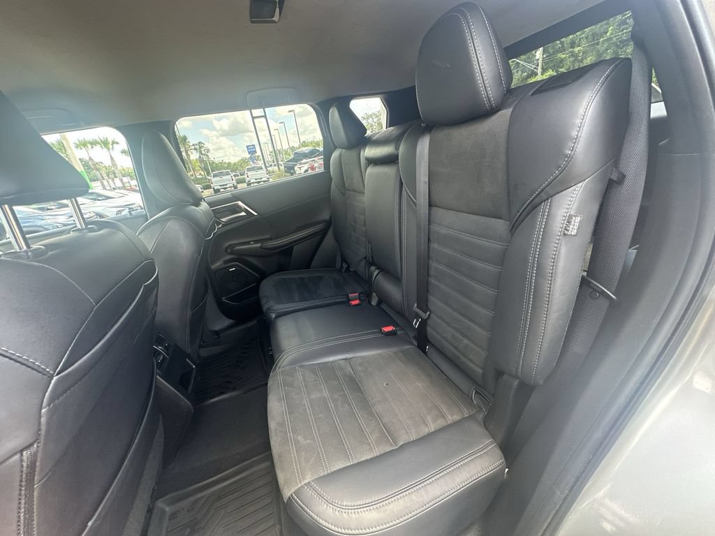 Used 2025 Mitsubishi Outlander SE FWD image 20