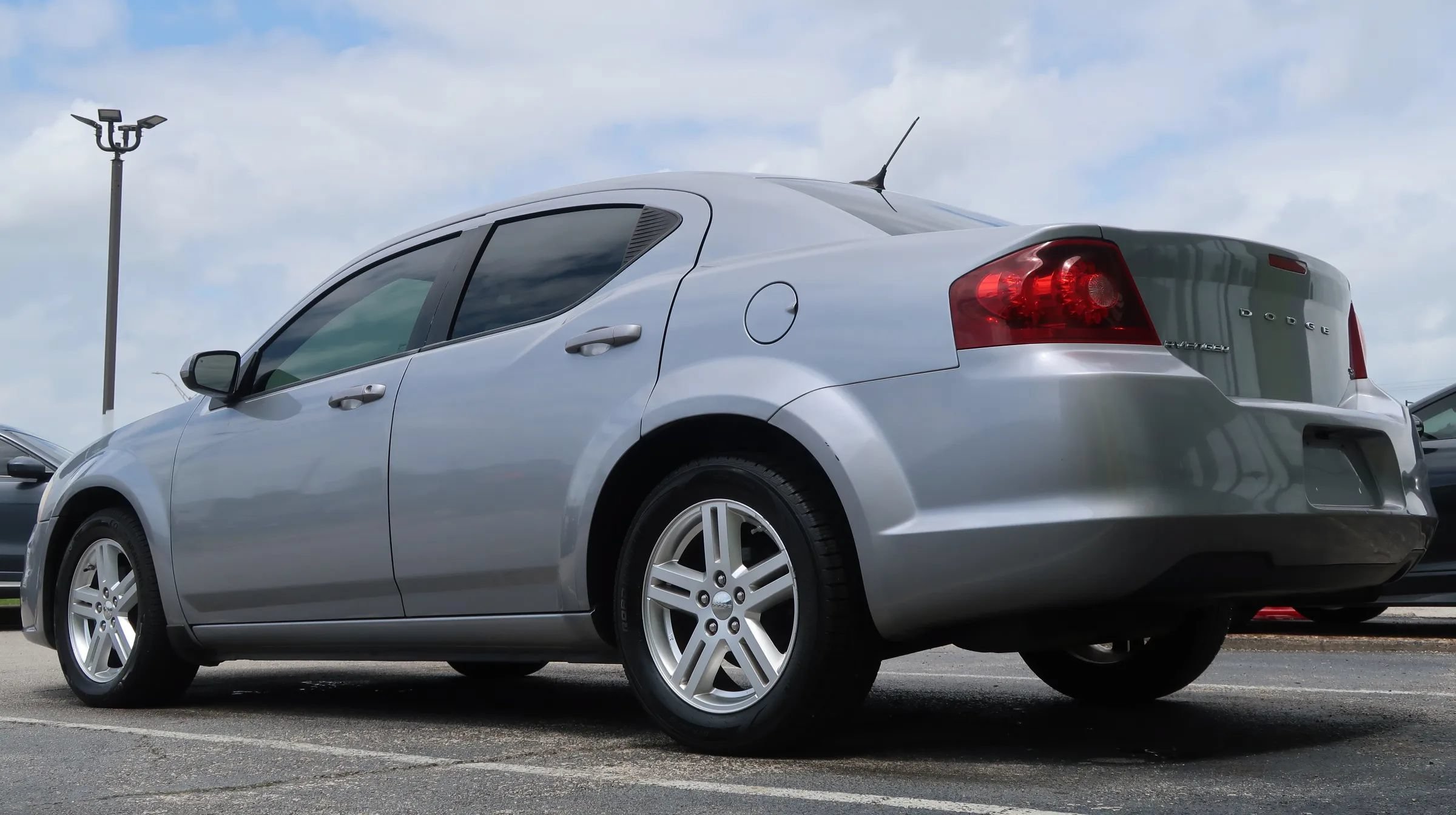 Used 2014 Dodge Avenger SXT FWD image 13