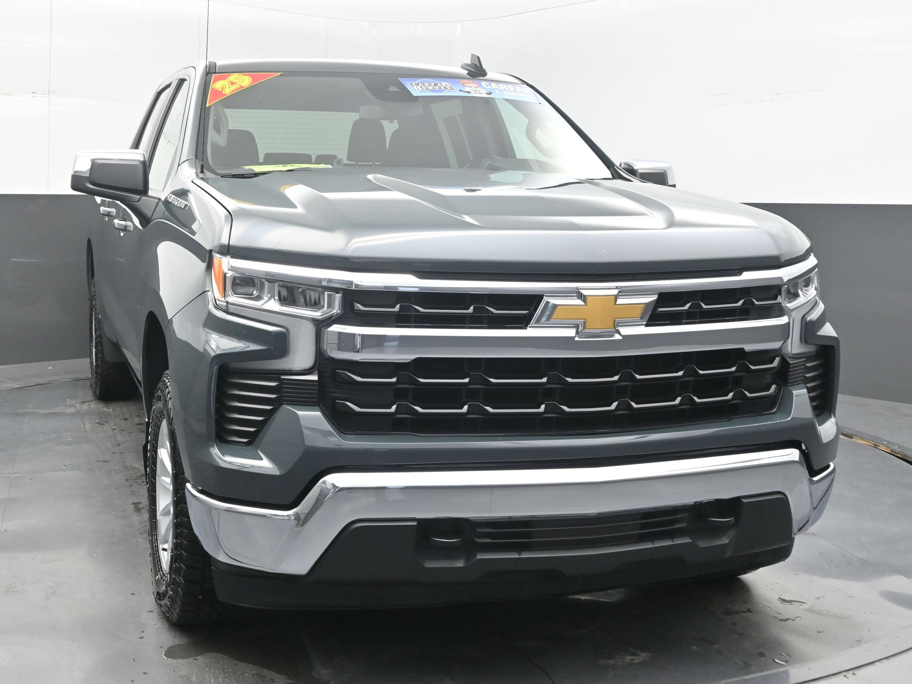 Used 2025 Chevrolet Silverado 1500 LT AWD/4WD image 3