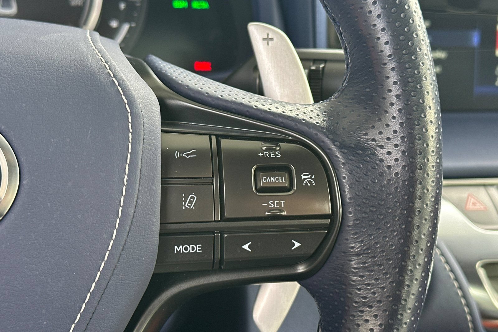Used 2018 Lexus LC 500 Coupe w/ Launch Edition RWD image 25