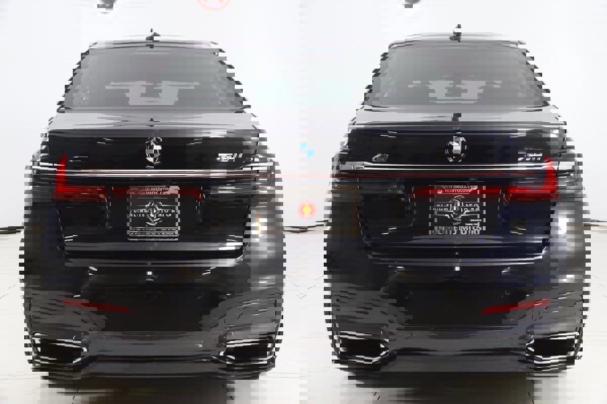 Used 2022 BMW 750i xDrive w/ M Sport Package image 61