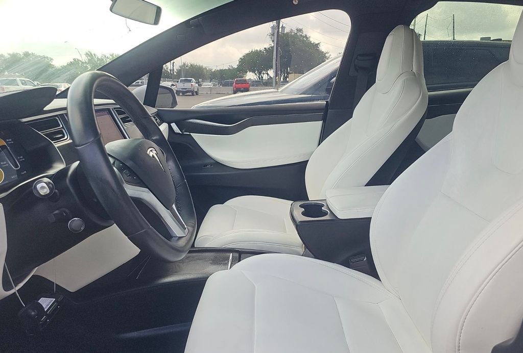 Used 2017 Tesla Model X 75D AWD/4WD image 3
