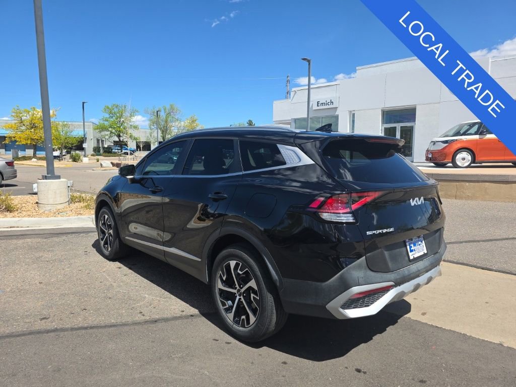 Used 2025 Kia Sportage EX image 3