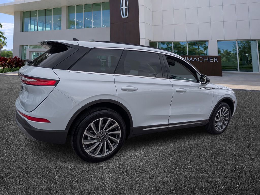 New 2026 Lincoln Corsair Reserve FWD image 7