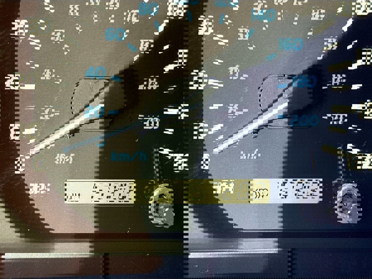 Used 2000 Lexus LX 470 4WD image 12