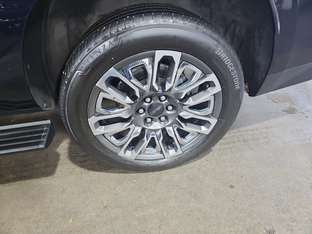Certified 2023 GMC Yukon XL Denali Ultimate w/ LPO, Floor Liner Package AWD/4WD image 41