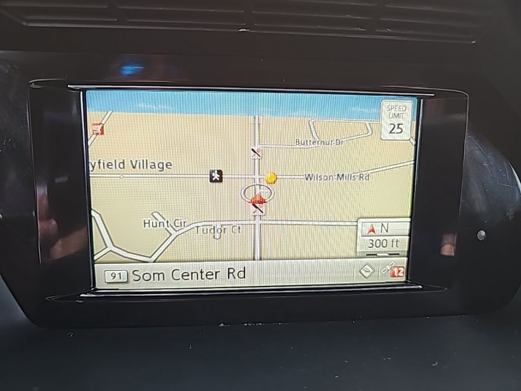 Used 2013 Mercedes-Benz GLK 350 4MATIC image 31