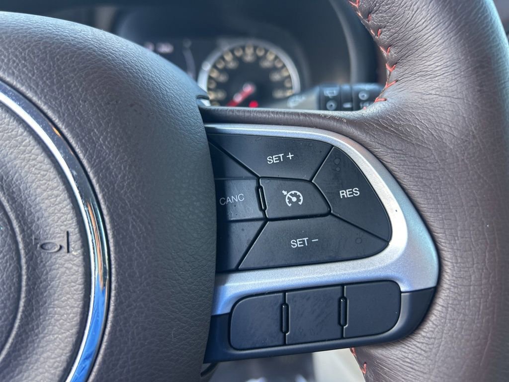 Used 2017 Jeep Renegade Latitude w/ Safety & Security Group image 39