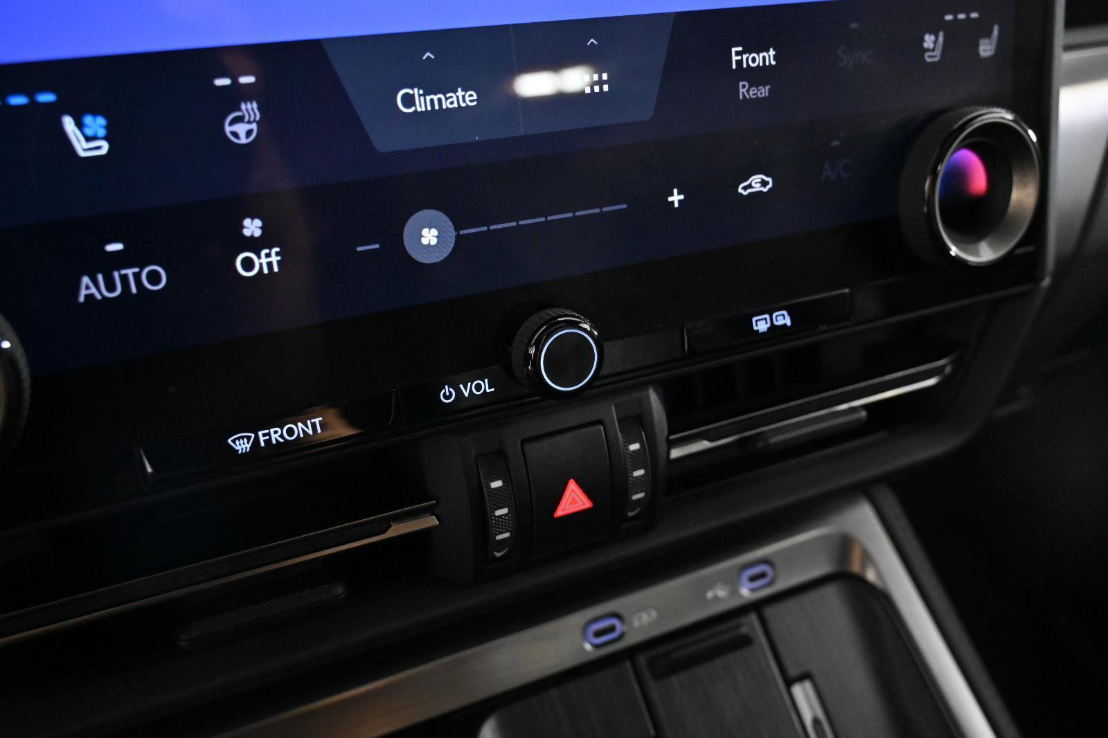 Used 2025 Lexus GX 550 w/ Accessory Package (2T) image 19