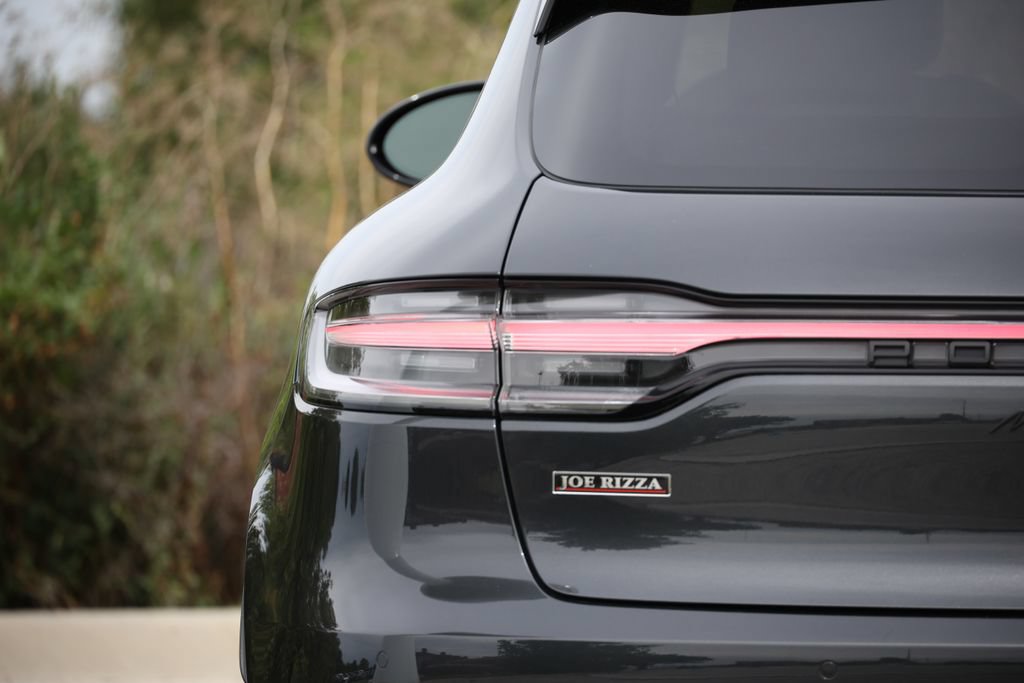 Certified 2025 Porsche Macan GTS AWD/4WD image 28