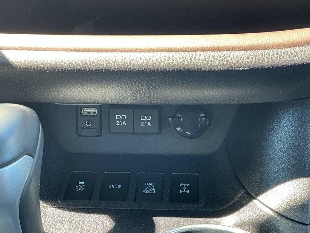 Used 2019 Toyota Highlander XLE AWD/4WD image 31