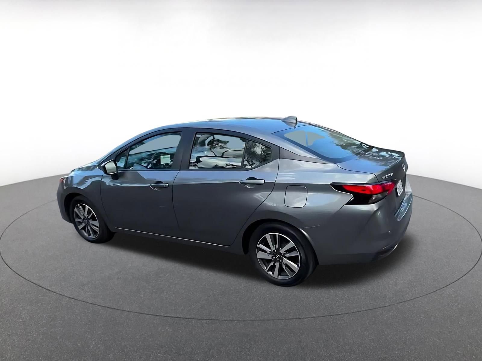 Used 2025 Nissan Versa SV image 10