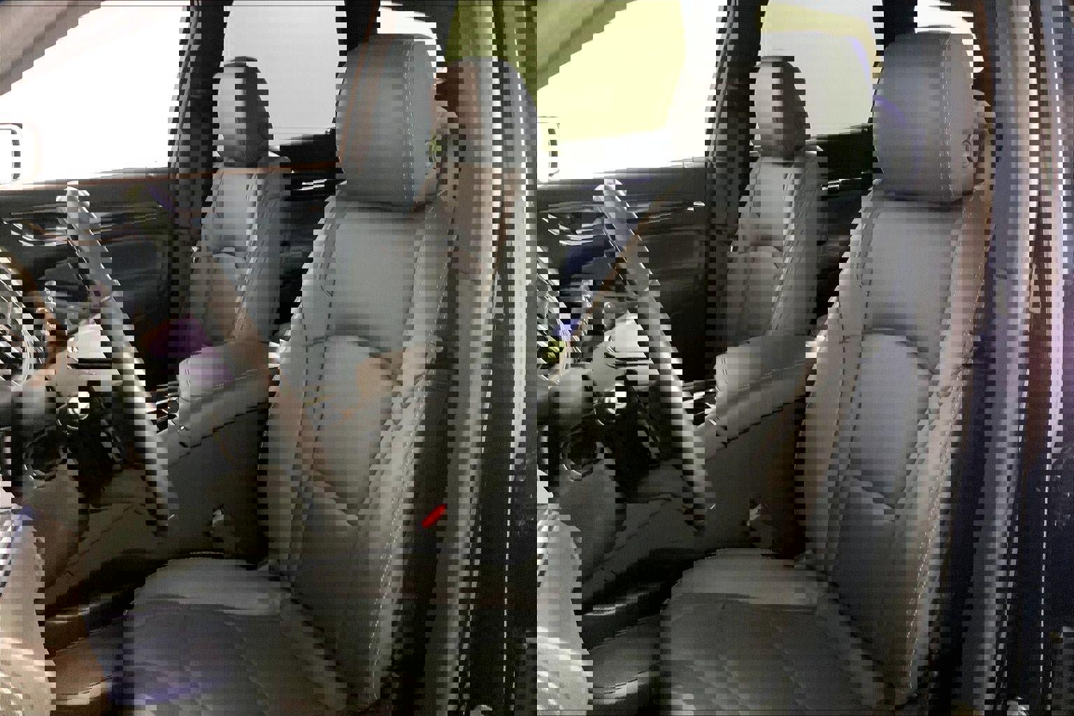 Used 2023 Buick Enclave Essence image 22