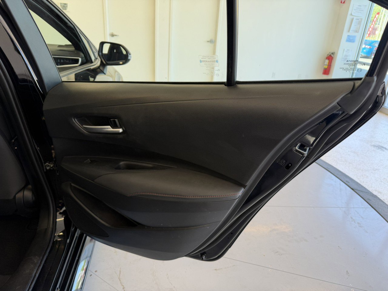 Used 2023 Toyota Corolla SE w/ Carpet Mat Package (TMS) FWD image 34