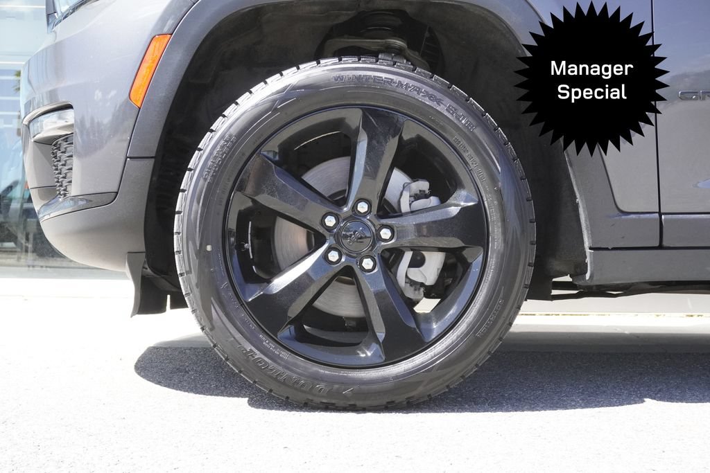 Used 2022 Jeep Grand Cherokee L Limited w/ Black Appearance Package AWD/4WD image 33