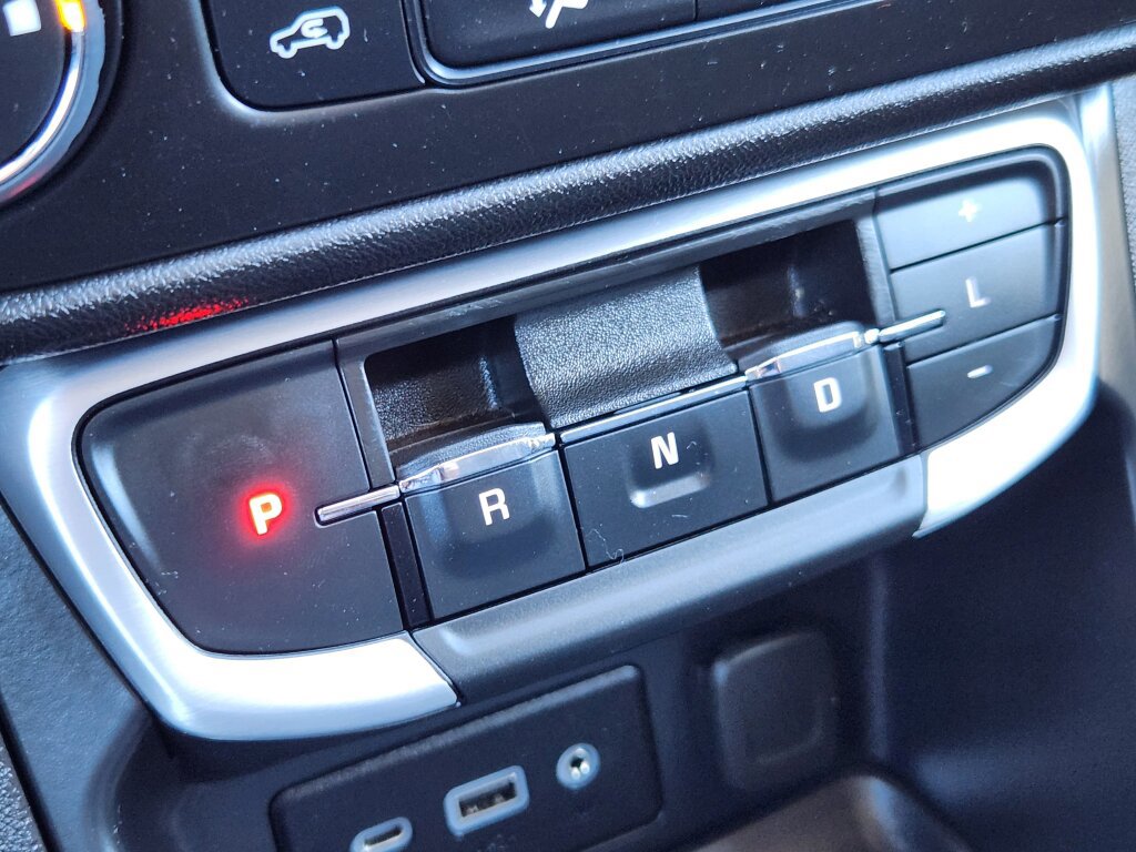 Used 2024 GMC Terrain SLE AWD/4WD image 22