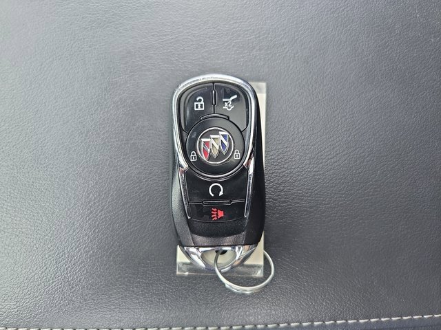 Used 2023 Buick Enclave Essence image 39