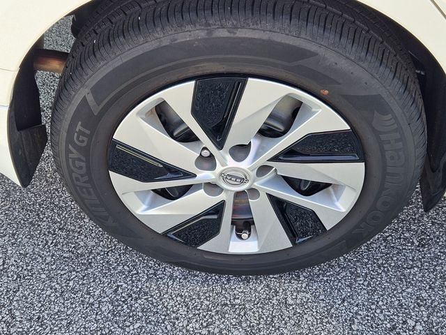 Used 2025 Nissan Altima 2.5 S FWD image 10