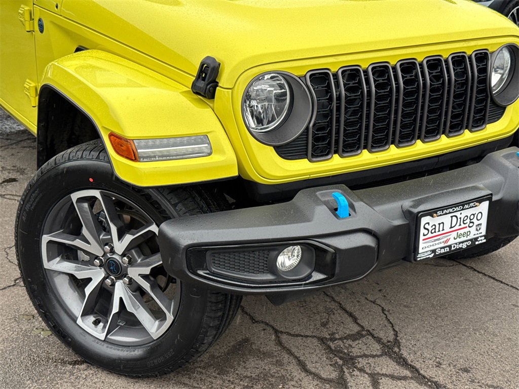 Used 2024 Jeep Wrangler Unlimited image 3