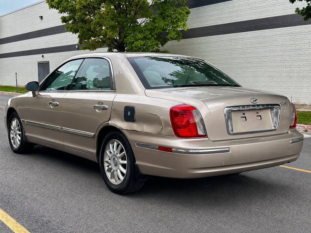 Used 2005 Hyundai XG350 L FWD image 3