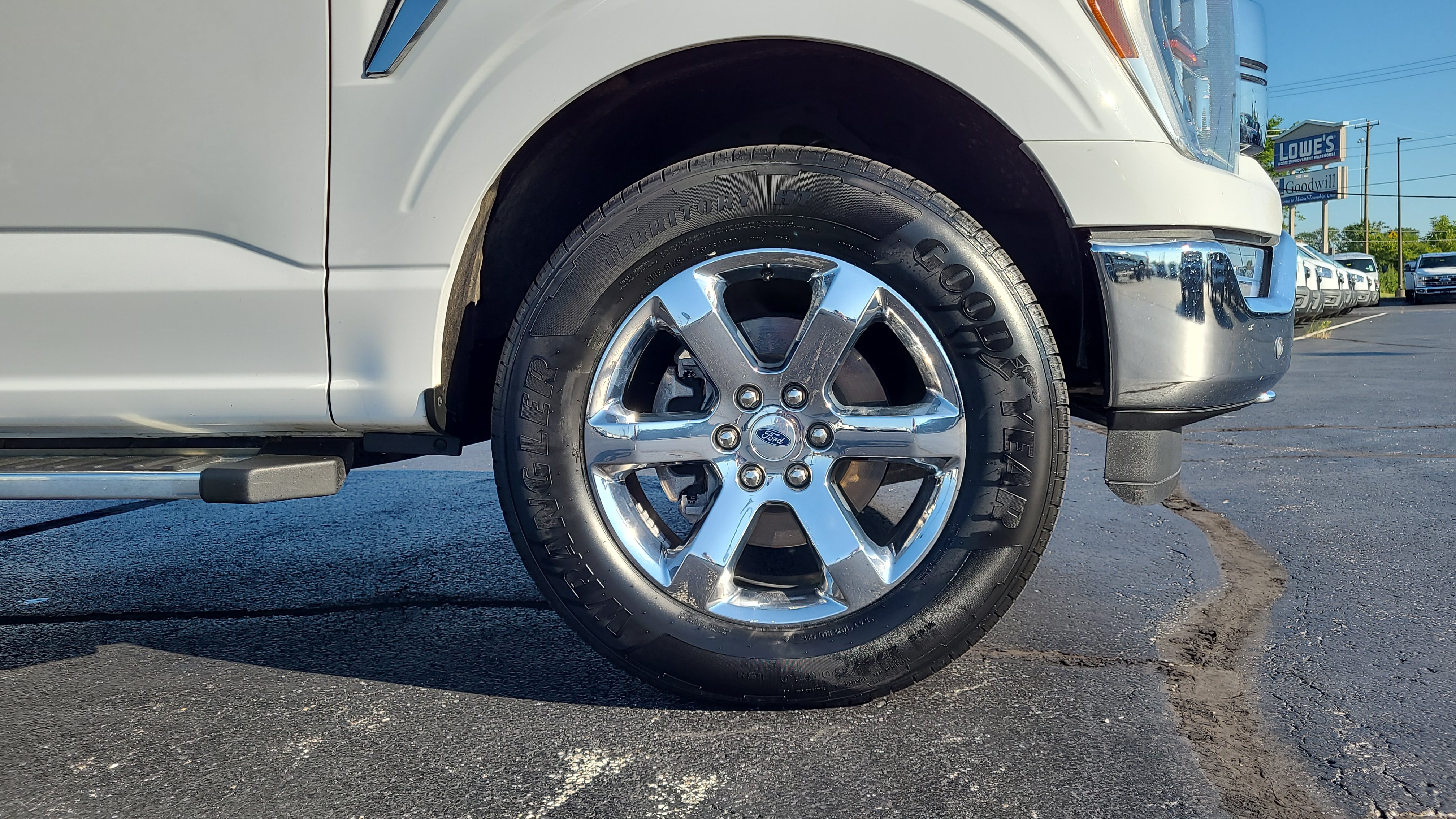 Used 2023 Ford F150 Lariat w/ Equipment Group 502A High AWD/4WD image 10