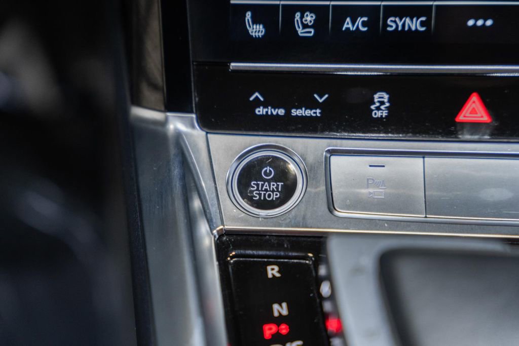 Used 2024 Audi Q8 e-tron Premium Plus image 24