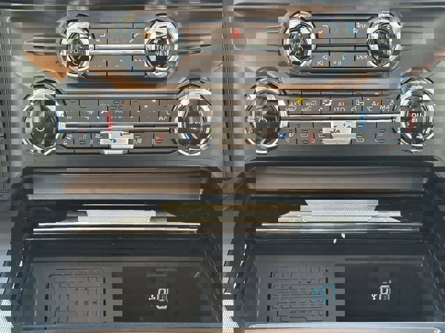 New 2025 Ford F250 Lariat w/ Lariat Ultimate Package image 27