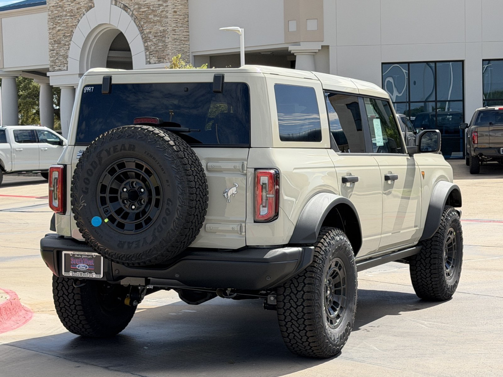 New 2026 Ford Bronco Badlands AWD/4WD image 4