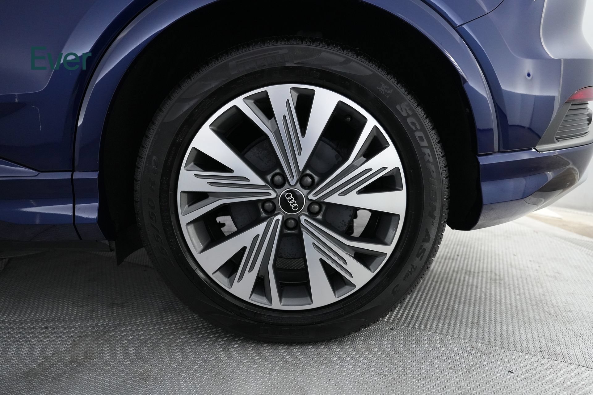 Used 2023 Audi Q4 e-tron Premium w/ Convenience Package RWD image 9