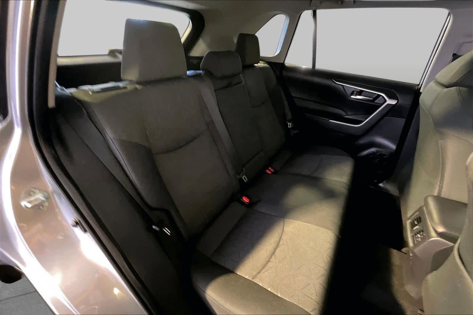 Used 2022 Toyota RAV4 XLE w/ Convenience Package AWD/4WD image 20