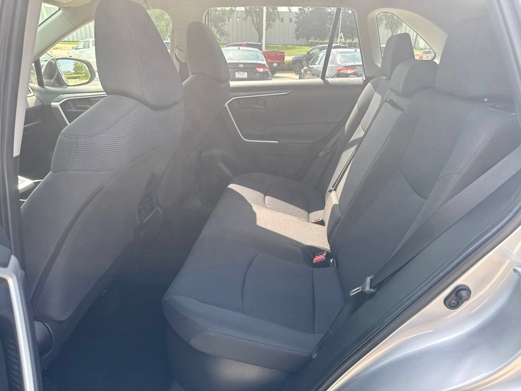 Used 2019 Toyota RAV4 LE w/ Carpet Mat Package AWD/4WD image 9