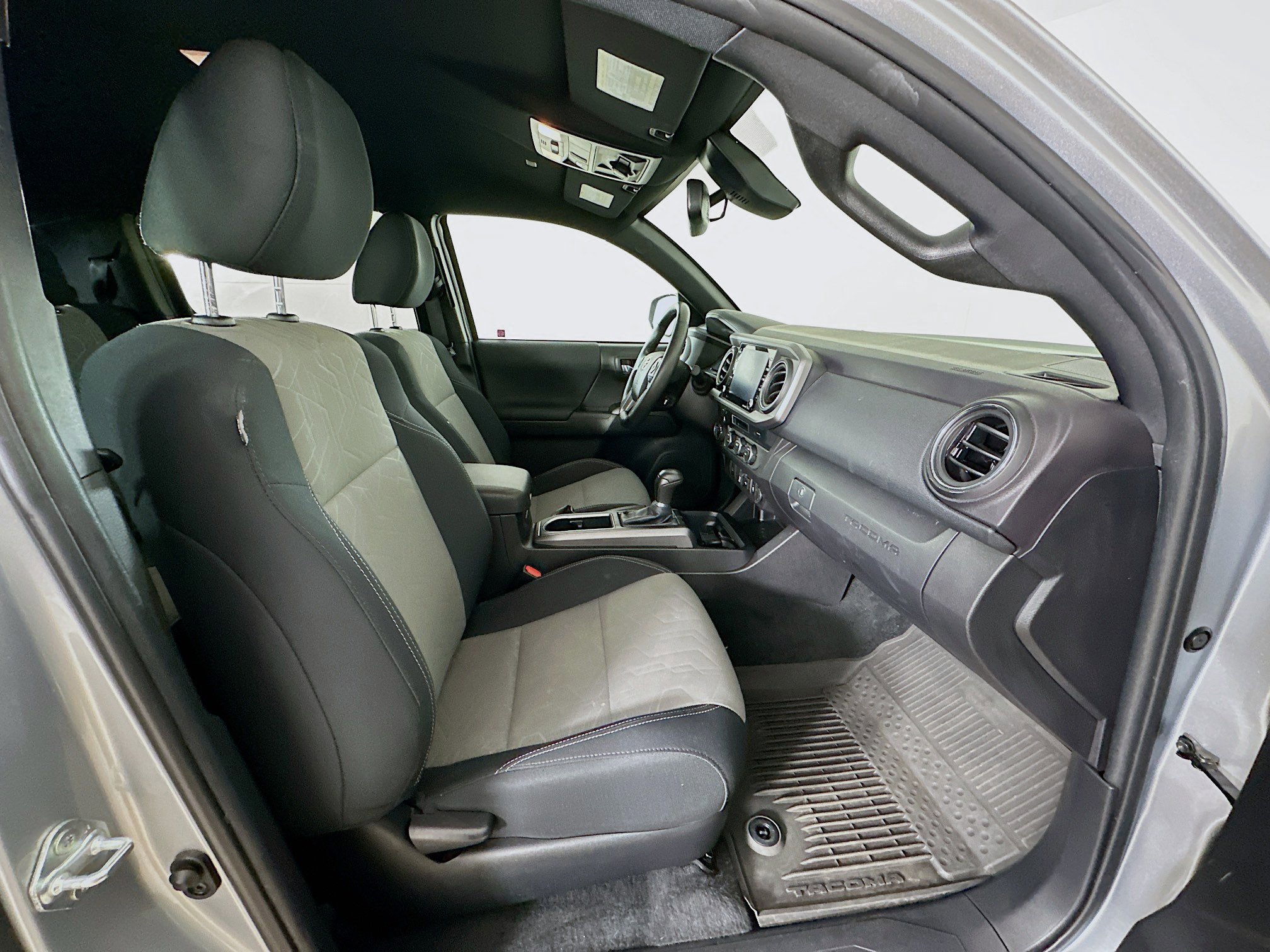 Used 2023 Toyota Tacoma TRD Off-Road image 30