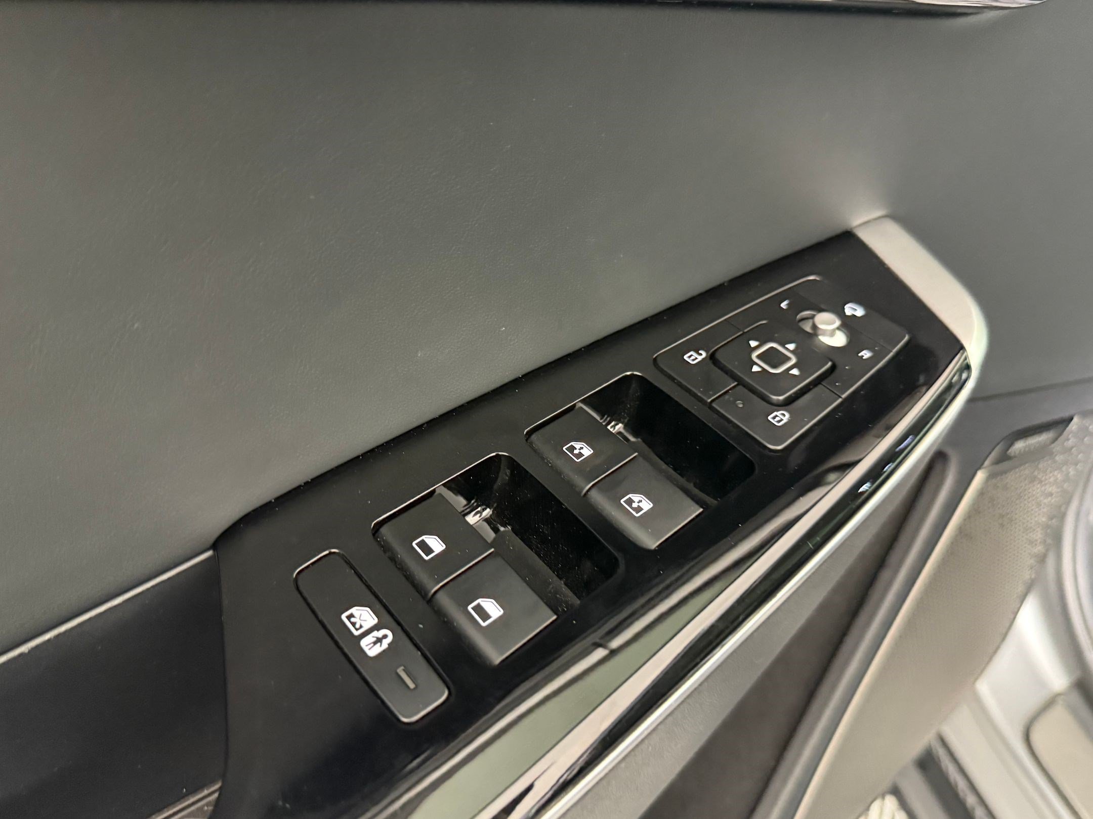 Used 2022 Kia EV6 GT-Line w/ First Edition Package AWD/4WD image 12