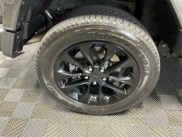 Used 2022 Jeep Wrangler Unlimited Sahara w/ Cold Weather Group AWD/4WD image 41