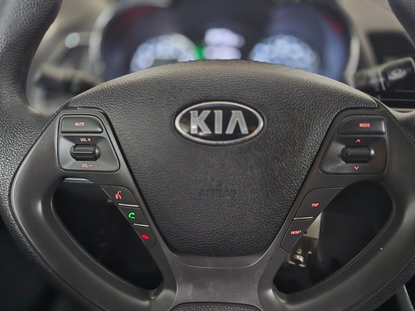 Used 2017 Kia Forte LX image 27