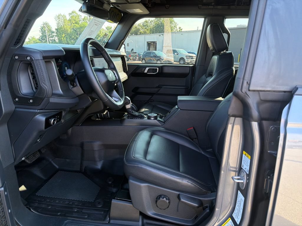 Used 2025 Ford Bronco Badlands AWD/4WD image 13