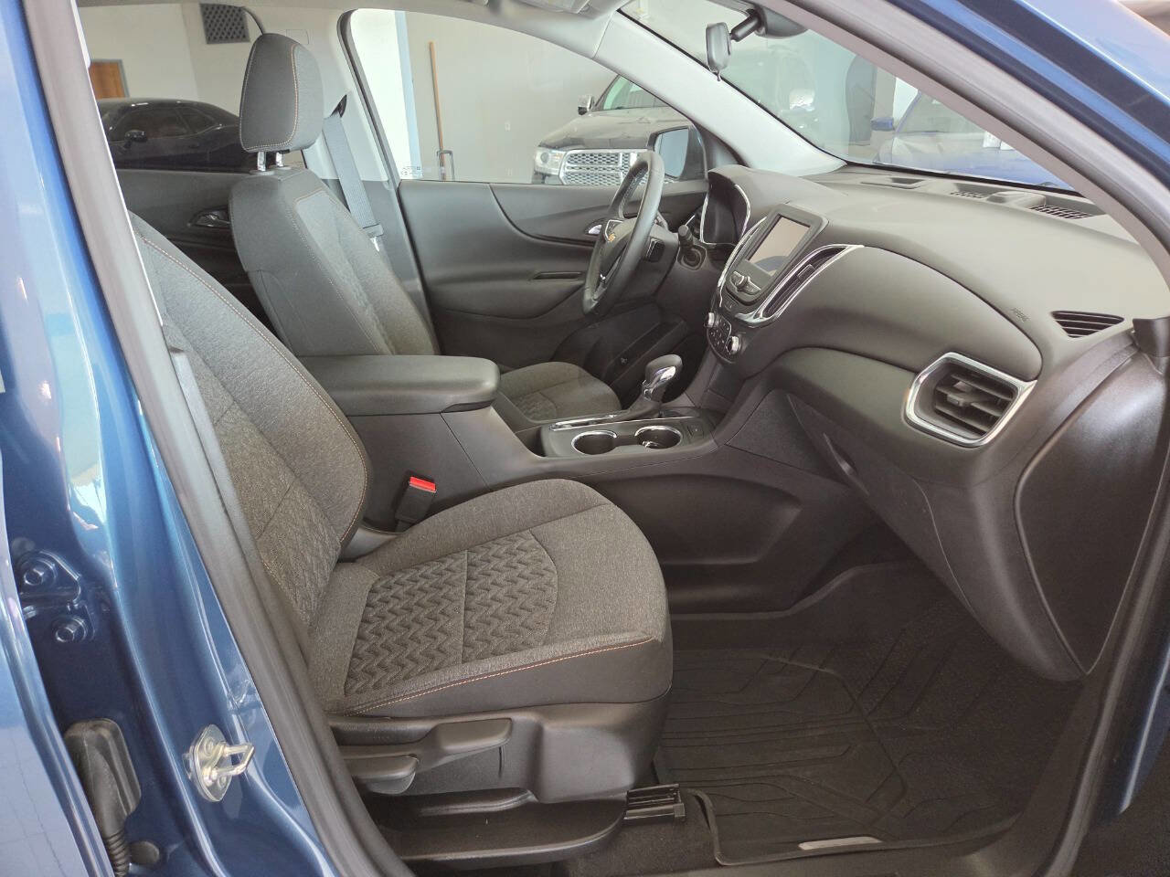 Used 2024 Chevrolet Equinox LT w/ LPO, Floor Liner Package image 23