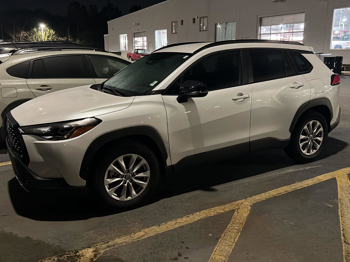 Certified 2025 Toyota Corolla Cross LE image 2