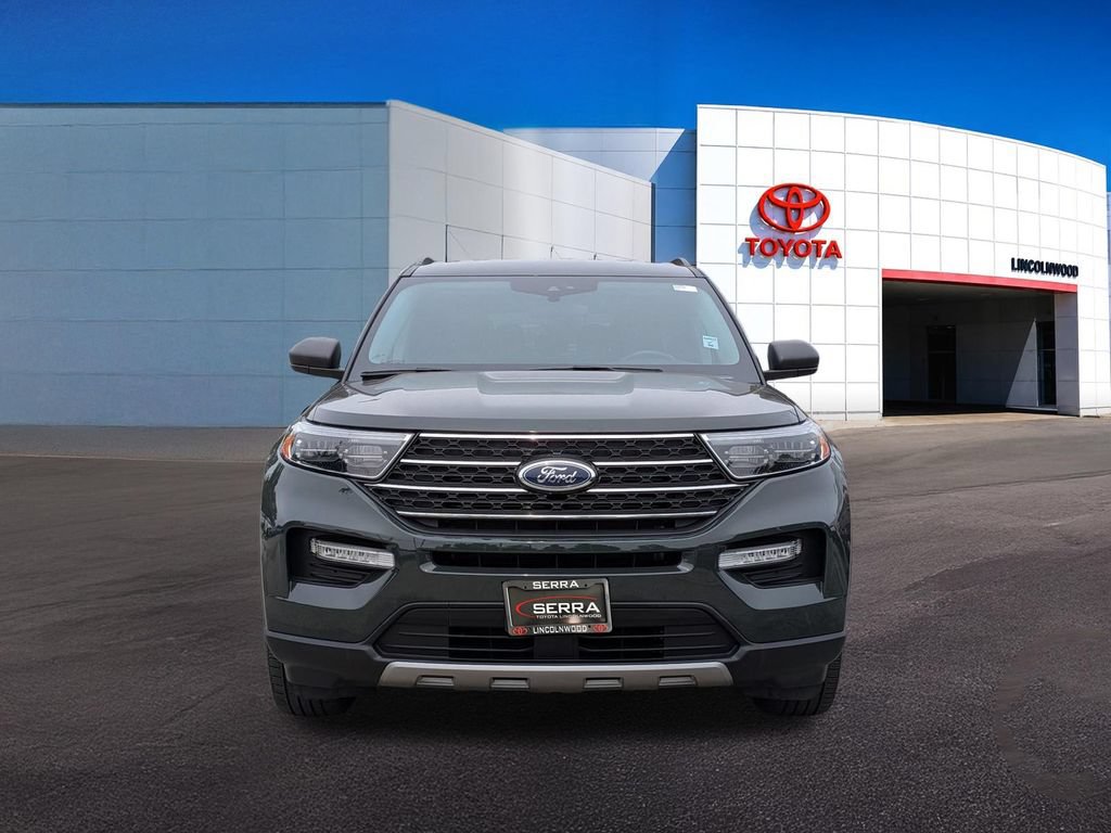 Used 2023 Ford Explorer XLT w/ Equipment Group 202A AWD/4WD image 4