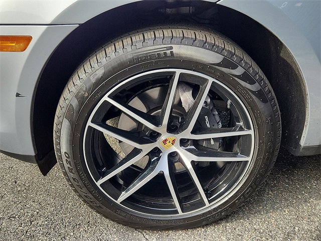 Used 2025 Porsche Macan image 12