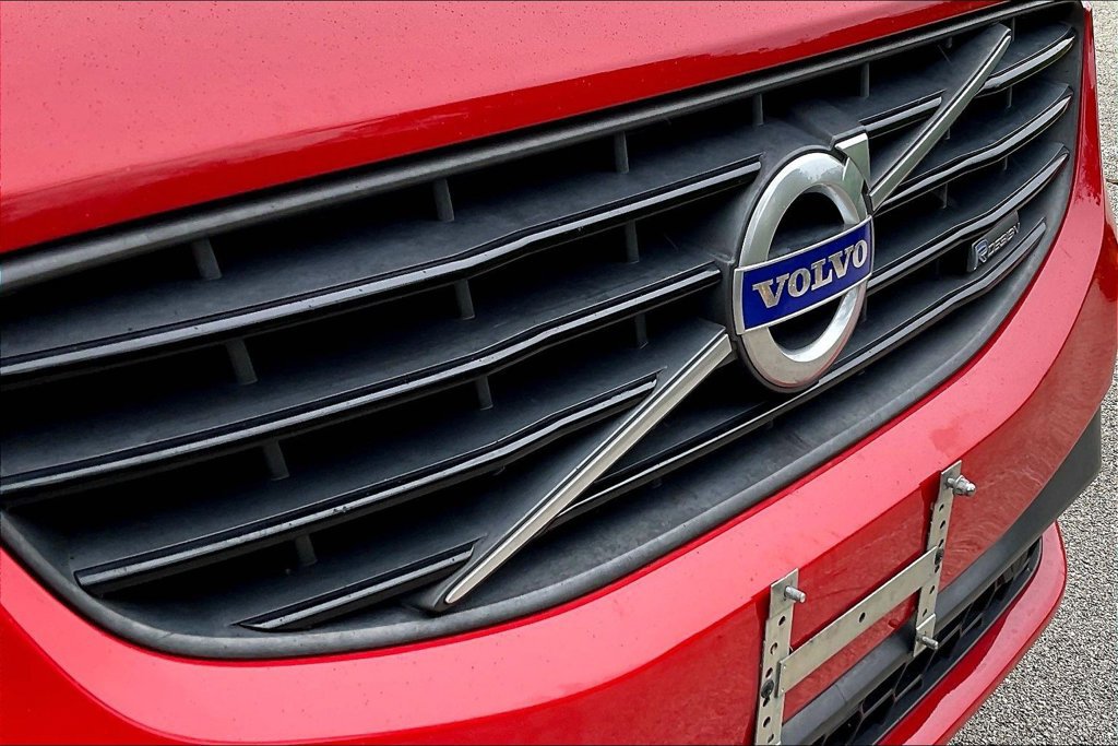 Used 2015 Volvo XC60 T6 R-Design AWD/4WD image 31