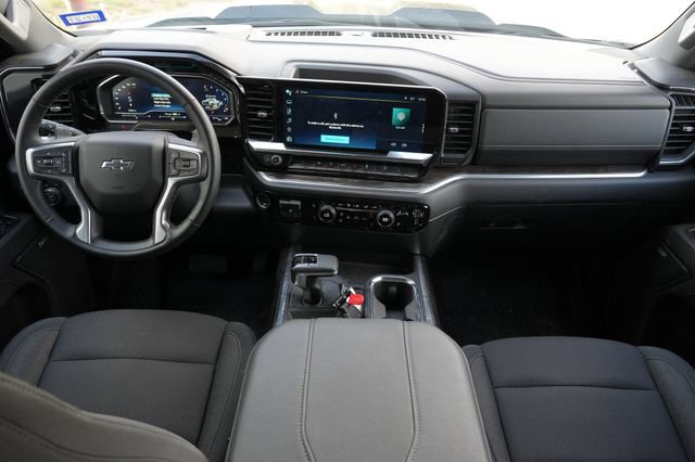Used 2025 Chevrolet Silverado 1500 LT Trail Boss w/ Convenience Package II AWD/4WD image 19